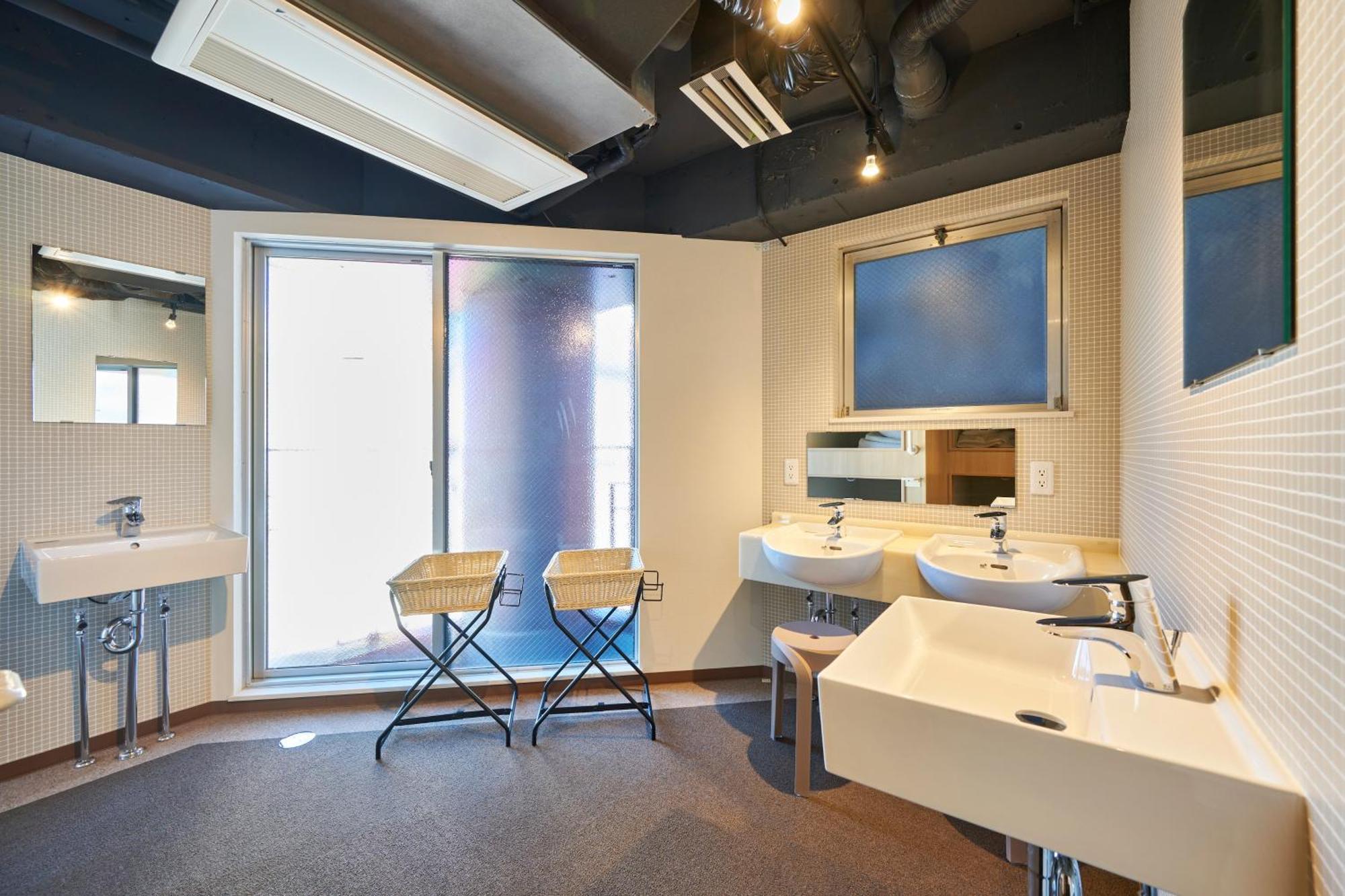 Capsule Hotel Continue Nijojokita Kjóto Exteriér fotografie